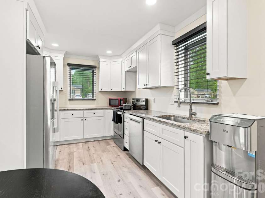 108 Lee Avenue, Bessemer City, NC 28016.  MLS# CAR4403355, YatesRealty ID 37081. 