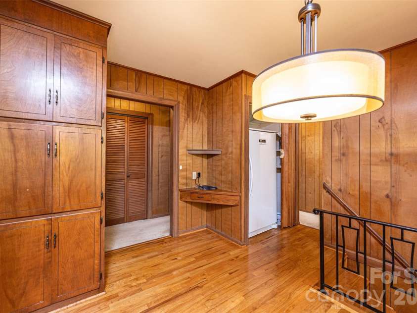 917 Cherokee Place, Lenoir, NC 28645.  MLS# CAR4398426, YatesRealty ID 37082. 