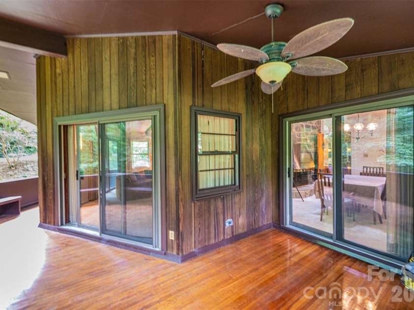 917 Cherokee Place, Lenoir, NC 28645.  MLS# CAR4398426, YatesRealty ID 37082. 
