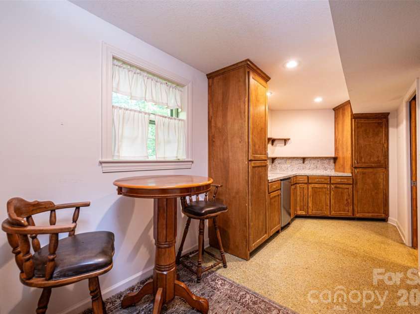 917 Cherokee Place, Lenoir, NC 28645.  MLS# CAR4398426, YatesRealty ID 37082. Kitchen lower level