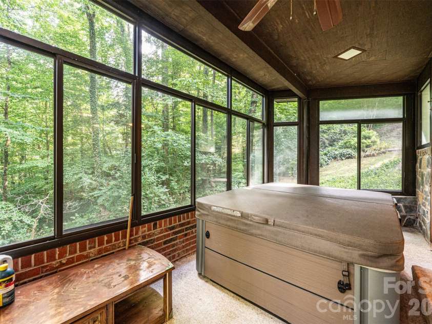 917 Cherokee Place, Lenoir, NC 28645.  MLS# CAR4398426, YatesRealty ID 37082. Sun porch