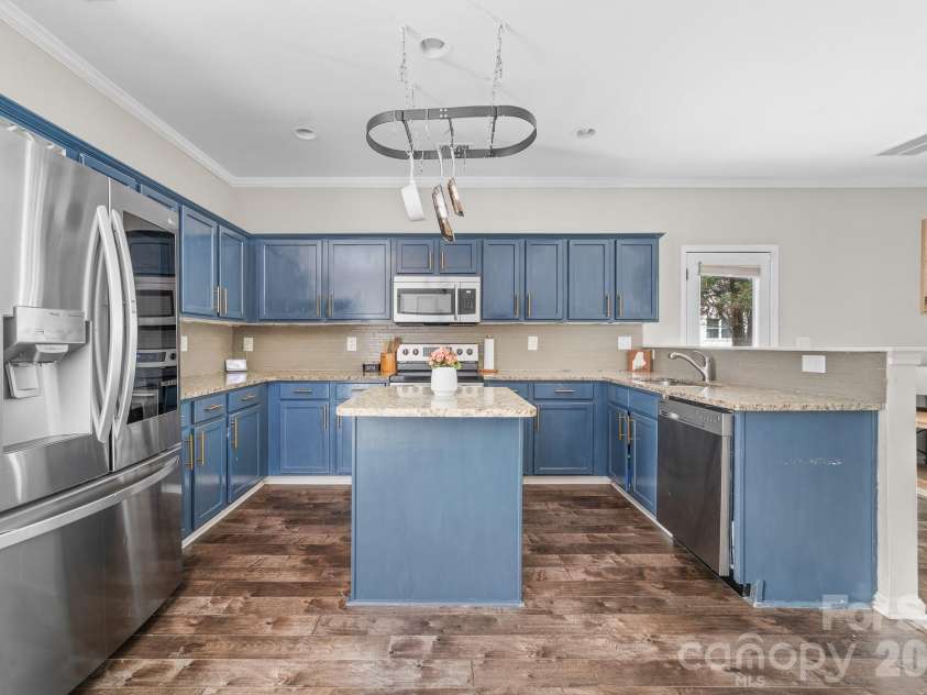 1525 Ladora Drive, Charlotte, NC 28262.  MLS# CAR4402271, YatesRealty ID 37083. 