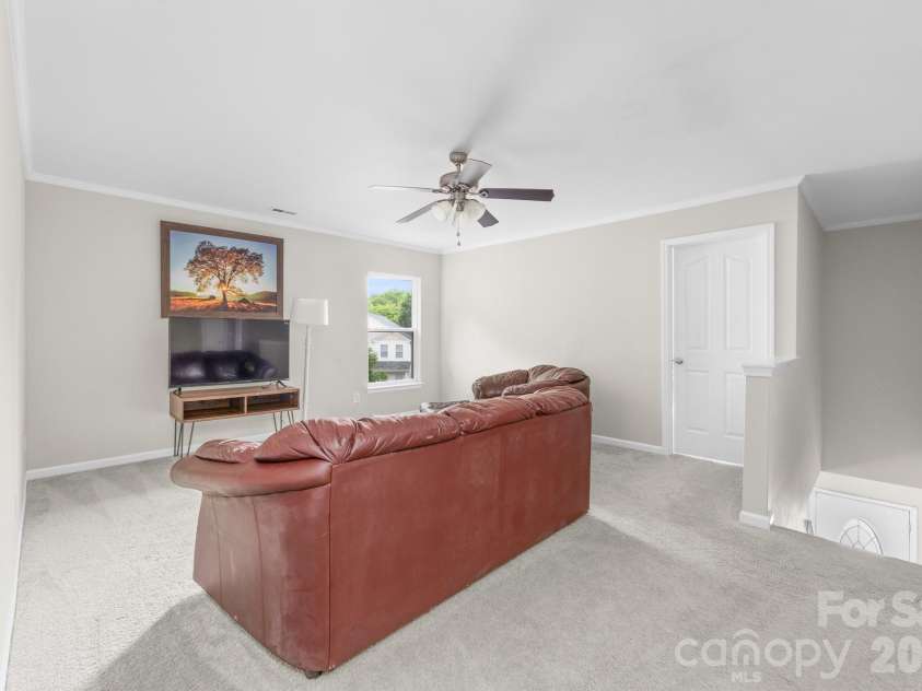 1525 Ladora Drive, Charlotte, NC 28262.  MLS# CAR4402271, YatesRealty ID 37083. 