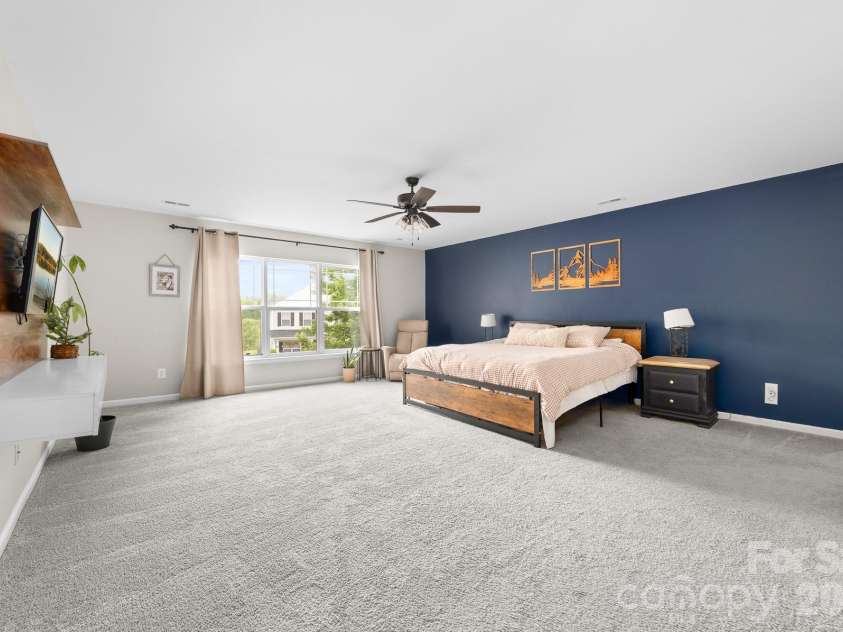 1525 Ladora Drive, Charlotte, NC 28262.  MLS# CAR4402271, YatesRealty ID 37083. 