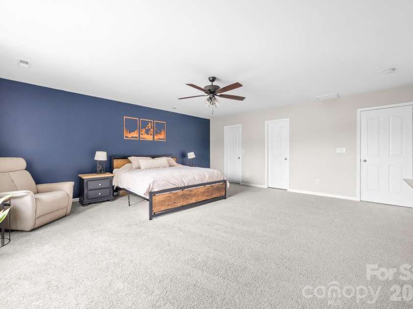 1525 Ladora Drive, Charlotte, NC 28262.  MLS# CAR4402271, YatesRealty ID 37083. 