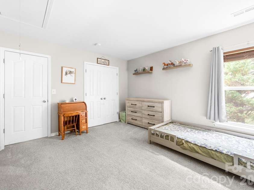 1525 Ladora Drive, Charlotte, NC 28262.  MLS# CAR4402271, YatesRealty ID 37083. 