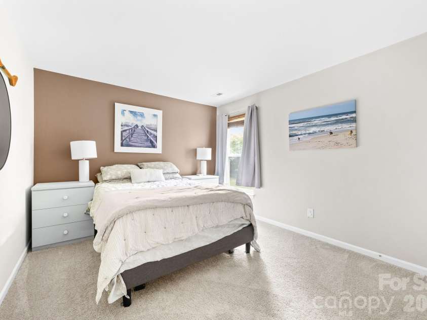 1525 Ladora Drive, Charlotte, NC 28262.  MLS# CAR4402271, YatesRealty ID 37083. 