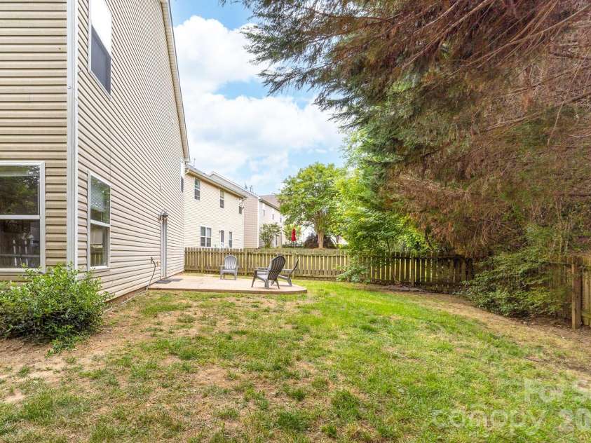1525 Ladora Drive, Charlotte, NC 28262.  MLS# CAR4402271, YatesRealty ID 37083. 