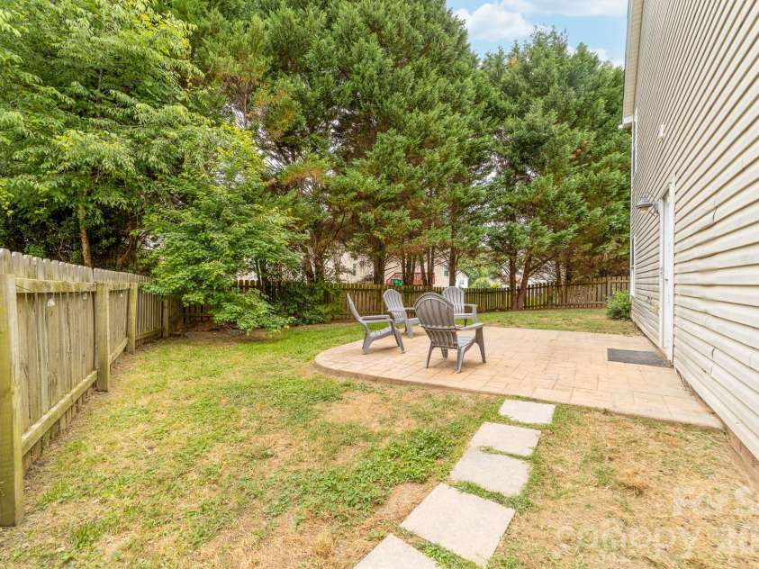 1525 Ladora Drive, Charlotte, NC 28262.  MLS# CAR4402271, YatesRealty ID 37083. 