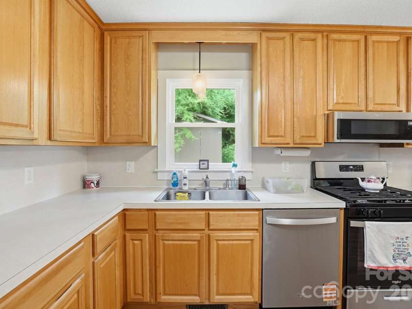 1564 Marett Boulevard Extension, Rock Hill, SC 29732.  MLS# CAR4392939, YatesRealty ID 37084. 