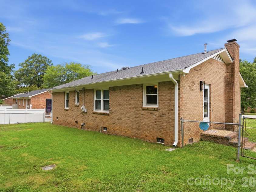 1564 Marett Boulevard Extension, Rock Hill, SC 29732.  MLS# CAR4392939, YatesRealty ID 37084. 