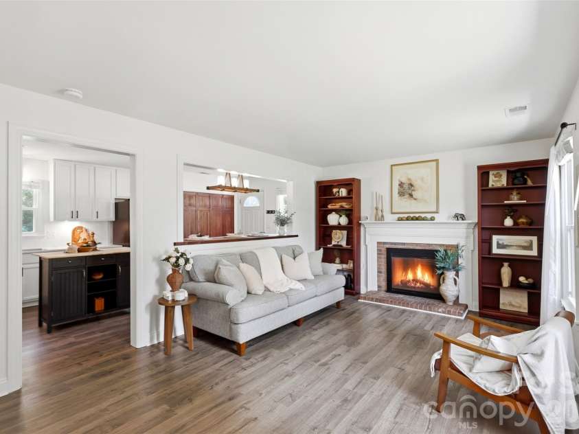 9418 Split Rail Lane, Charlotte, NC 28227.  MLS# CAR4389758, YatesRealty ID 37085. 