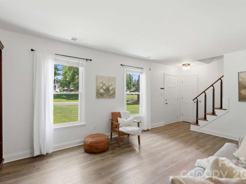 9418 Split Rail Lane, Charlotte, NC 28227.  MLS# CAR4389758, YatesRealty ID 37085. 
