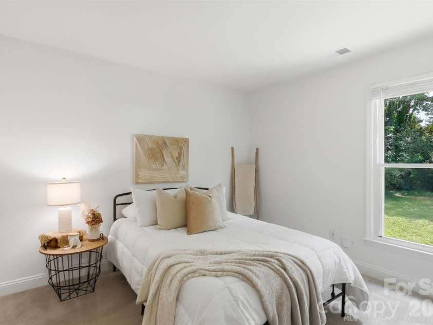 9418 Split Rail Lane, Charlotte, NC 28227.  MLS# CAR4389758, YatesRealty ID 37085. 