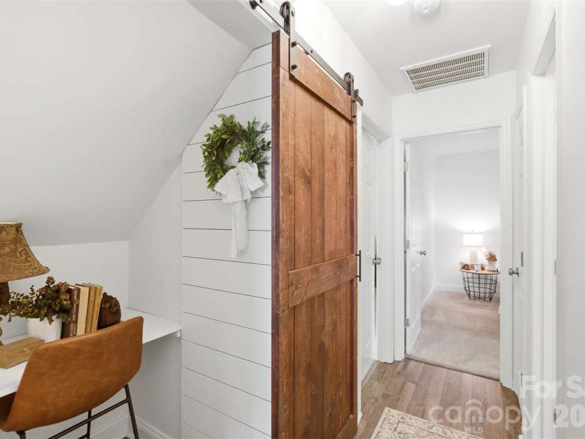 9418 Split Rail Lane, Charlotte, NC 28227.  MLS# CAR4389758, YatesRealty ID 37085. 
