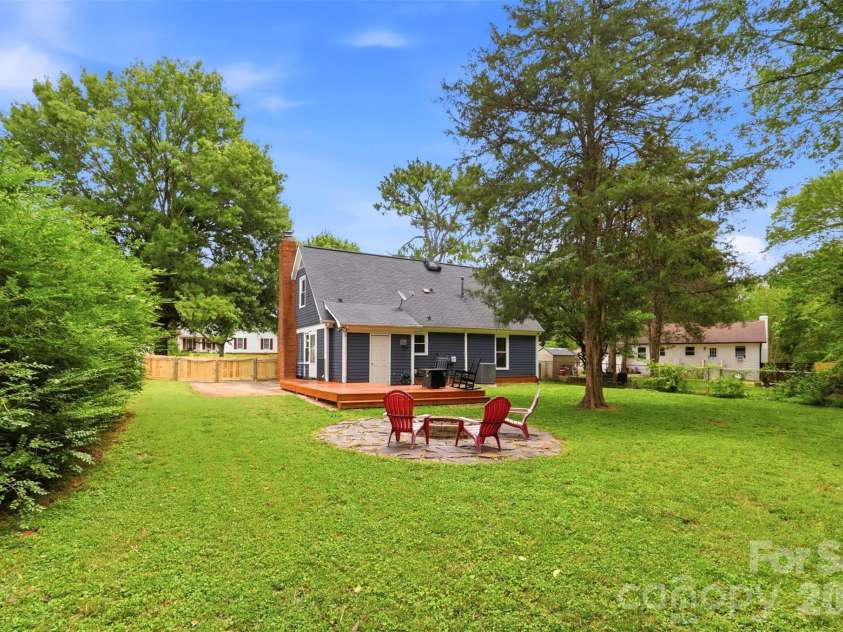 9418 Split Rail Lane, Charlotte, NC 28227.  MLS# CAR4389758, YatesRealty ID 37085. 