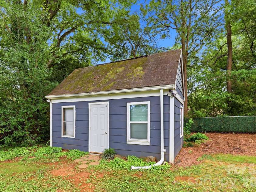 9418 Split Rail Lane, Charlotte, NC 28227.  MLS# CAR4389758, YatesRealty ID 37085. 