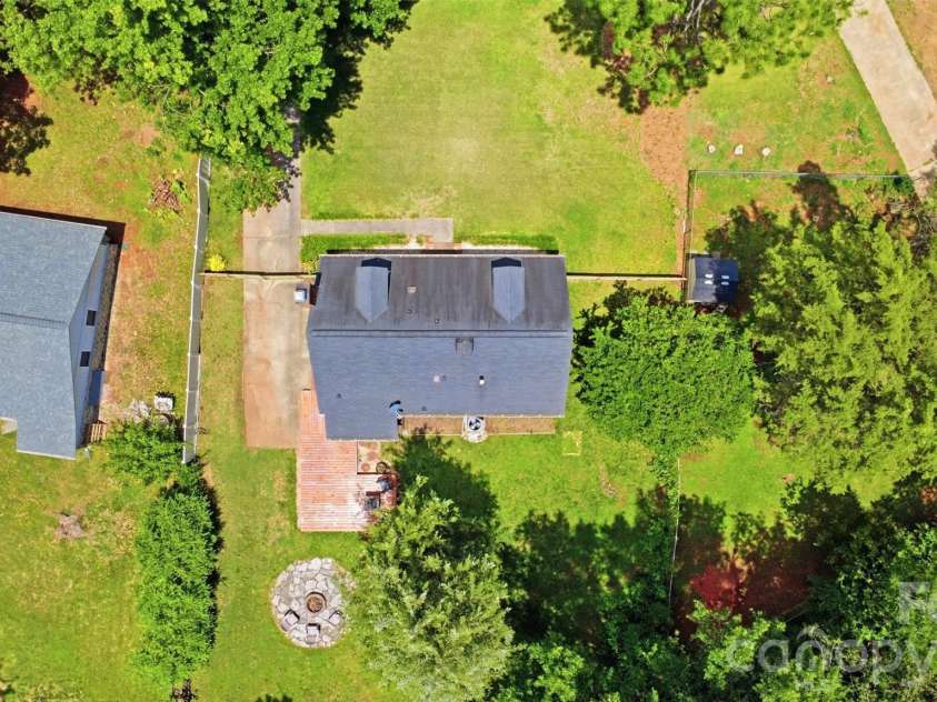 9418 Split Rail Lane, Charlotte, NC 28227.  MLS# CAR4389758, YatesRealty ID 37085. 