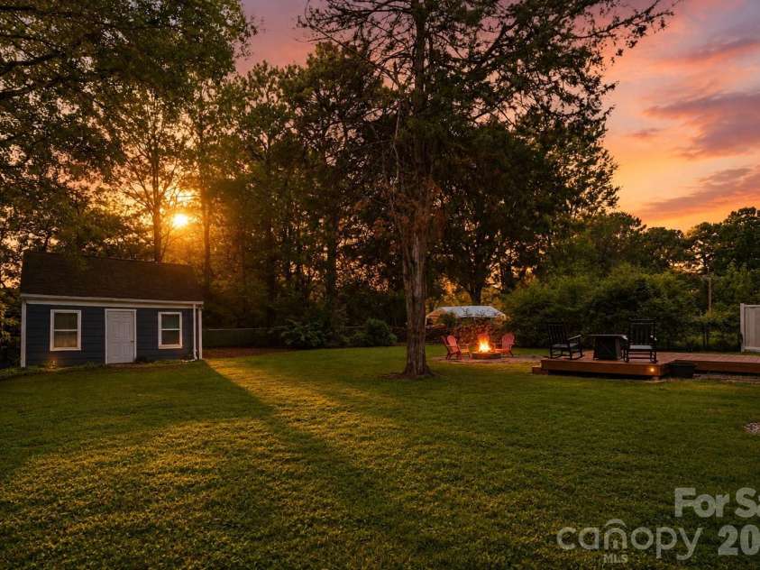 9418 Split Rail Lane, Charlotte, NC 28227.  MLS# CAR4389758, YatesRealty ID 37085. 
