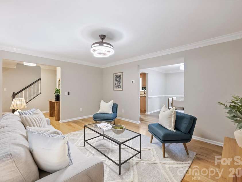 2500 Crescent Knoll Drive, Matthews, NC 28105.  MLS# CAR4399861, YatesRealty ID 37086. Front Living Room