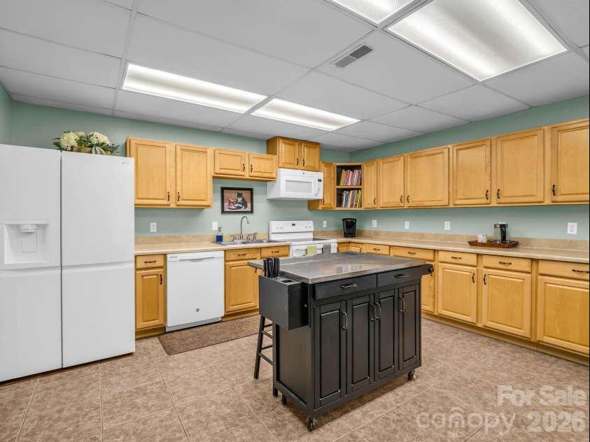 599 Old Henrietta Road, Forest City, NC 28043.  MLS# CAR4400651, YatesRealty ID 37087. Kitchen