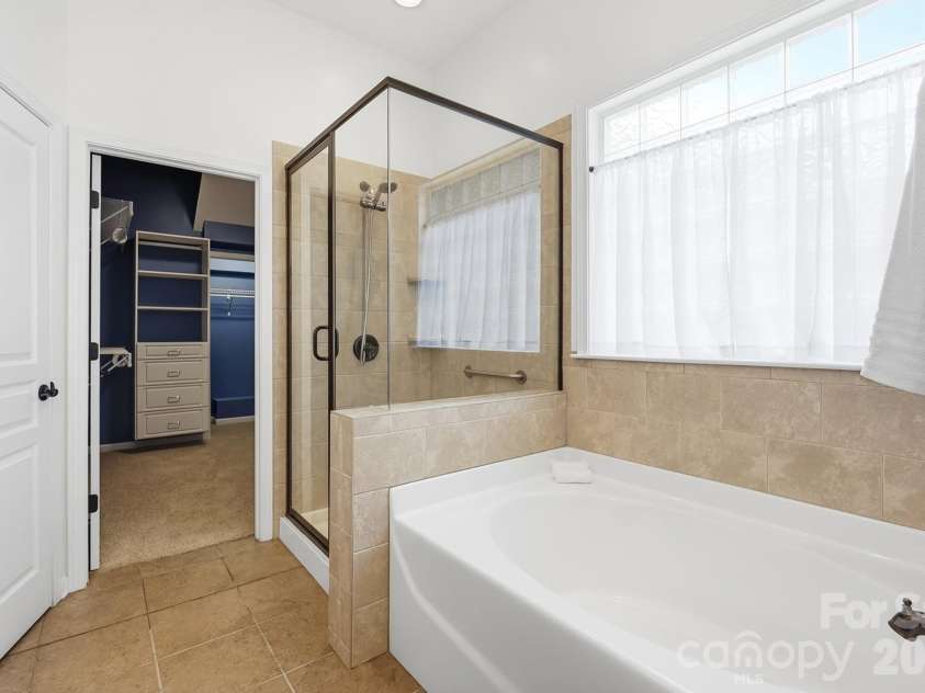 3076 Streamhaven Drive, Fort Mill, SC 29707.  MLS# CAR4403200, YatesRealty ID 37089. 