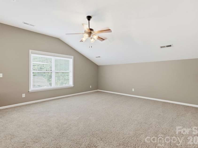 3076 Streamhaven Drive, Fort Mill, SC 29707.  MLS# CAR4403200, YatesRealty ID 37089. 