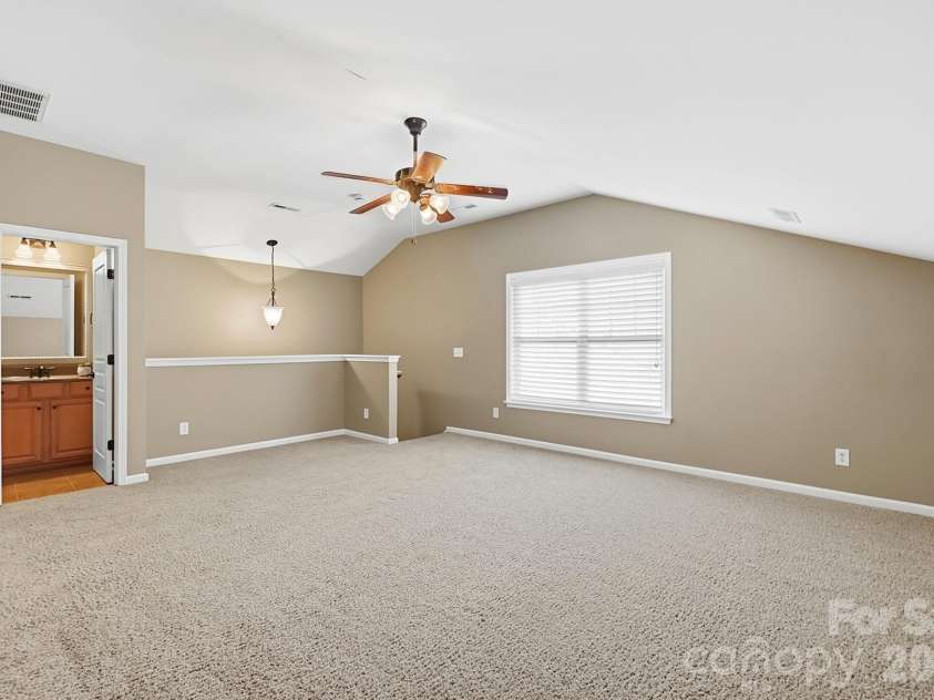 3076 Streamhaven Drive, Fort Mill, SC 29707.  MLS# CAR4403200, YatesRealty ID 37089. 