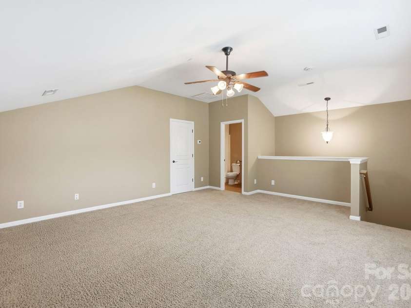 3076 Streamhaven Drive, Fort Mill, SC 29707.  MLS# CAR4403200, YatesRealty ID 37089. 