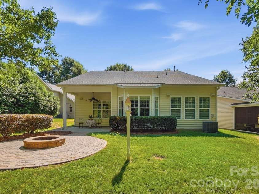 3076 Streamhaven Drive, Fort Mill, SC 29707.  MLS# CAR4403200, YatesRealty ID 37089. Back yard