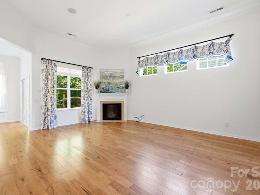 3076 Streamhaven Drive, Fort Mill, SC 29707.  MLS# CAR4403200, YatesRealty ID 37089. Family Room