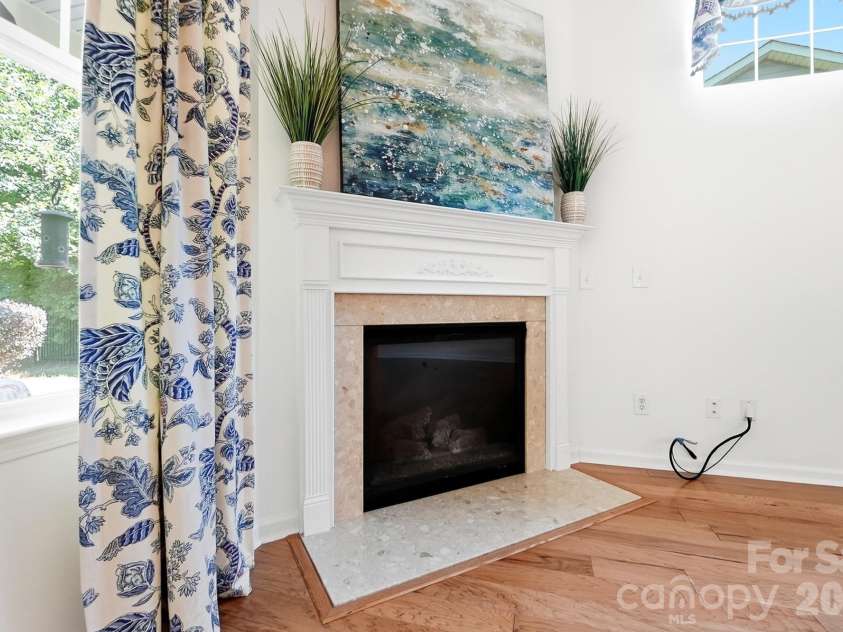 3076 Streamhaven Drive, Fort Mill, SC 29707.  MLS# CAR4403200, YatesRealty ID 37089. Gas fireplace