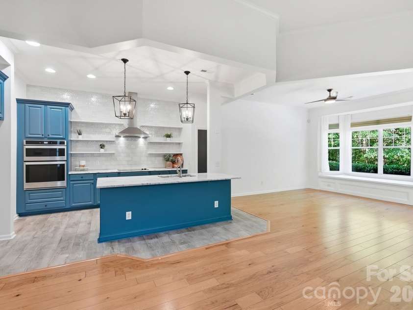 3076 Streamhaven Drive, Fort Mill, SC 29707.  MLS# CAR4403200, YatesRealty ID 37089. Kitchen