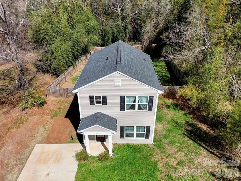 215 Putnam Street, Shelby, NC 28152.  MLS# CAR4356386, YatesRealty ID 3709. 
