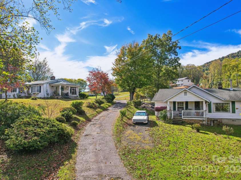 396 & 400 Will Hyatt Road, Waynesville, NC 28786.  MLS# CAR4191538, YatesRealty ID 3709. 396 & 400 Will Hyatt