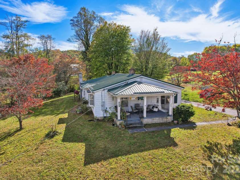 396 & 400 Will Hyatt Road, Waynesville, NC 28786.  MLS# CAR4191538, YatesRealty ID 3709. 