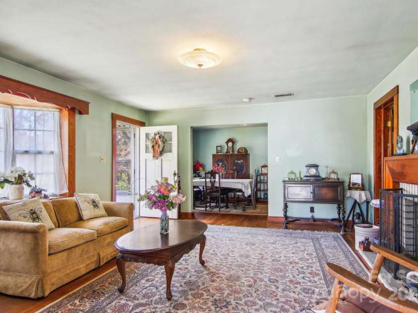 396 & 400 Will Hyatt Road, Waynesville, NC 28786.  MLS# CAR4191538, YatesRealty ID 3709. 