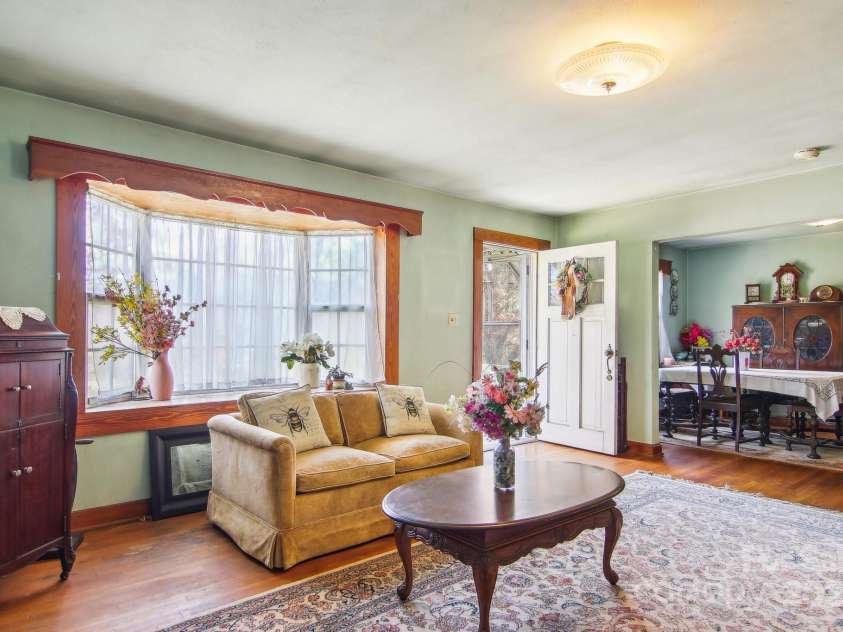 396 & 400 Will Hyatt Road, Waynesville, NC 28786.  MLS# CAR4191538, YatesRealty ID 3709. 