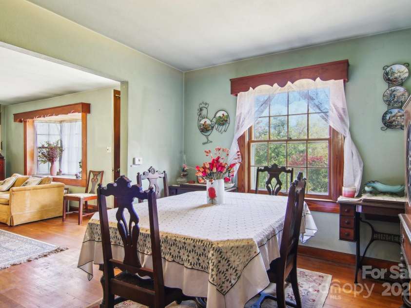 396 & 400 Will Hyatt Road, Waynesville, NC 28786.  MLS# CAR4191538, YatesRealty ID 3709. Dining room, 400 Will Hyatt