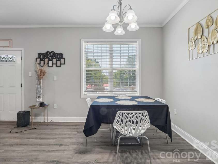 506 BRATTON Street, Chester, SC 29706.  MLS# CAR4398062, YatesRealty ID 37090. Dining