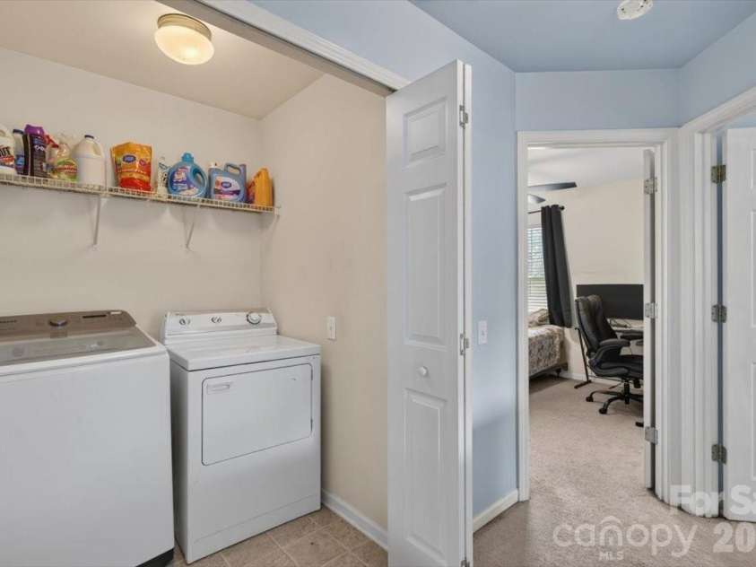 11251 Cypress View Drive, Charlotte, NC 28262.  MLS# CAR4404294, YatesRealty ID 37092. Laundry