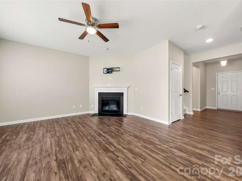 4628 Meshack Avenue, Charlotte, NC 28213.  MLS# CAR4404460, YatesRealty ID 37093. 