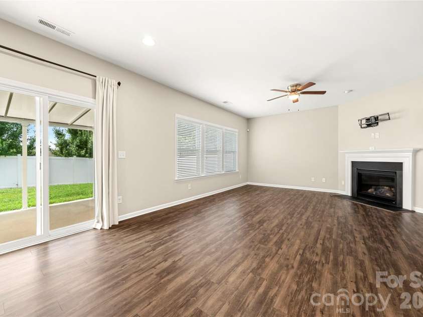 4628 Meshack Avenue, Charlotte, NC 28213.  MLS# CAR4404460, YatesRealty ID 37093. 