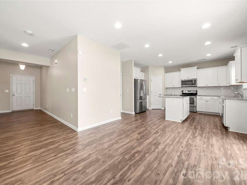 4628 Meshack Avenue, Charlotte, NC 28213.  MLS# CAR4404460, YatesRealty ID 37093. 