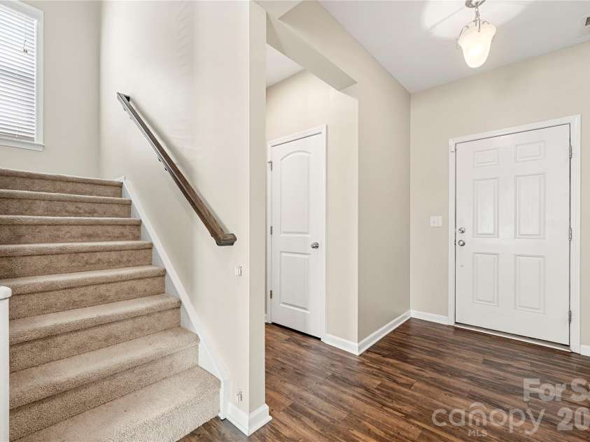4628 Meshack Avenue, Charlotte, NC 28213.  MLS# CAR4404460, YatesRealty ID 37093. 