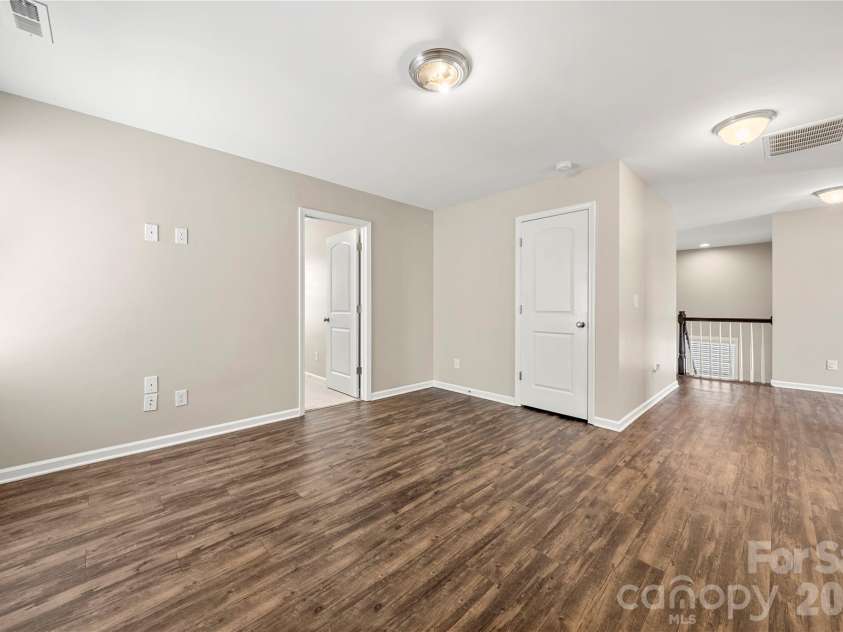 4628 Meshack Avenue, Charlotte, NC 28213.  MLS# CAR4404460, YatesRealty ID 37093. 