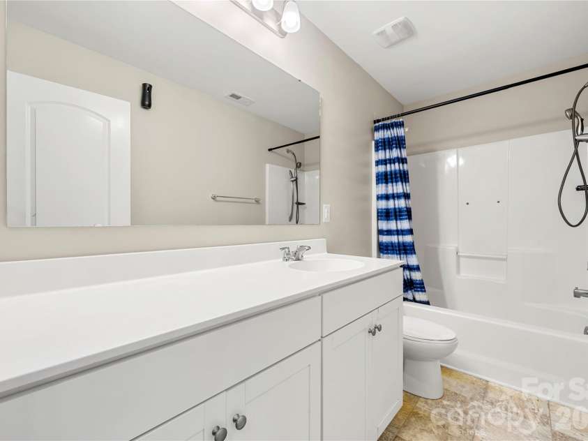 4628 Meshack Avenue, Charlotte, NC 28213.  MLS# CAR4404460, YatesRealty ID 37093. 
