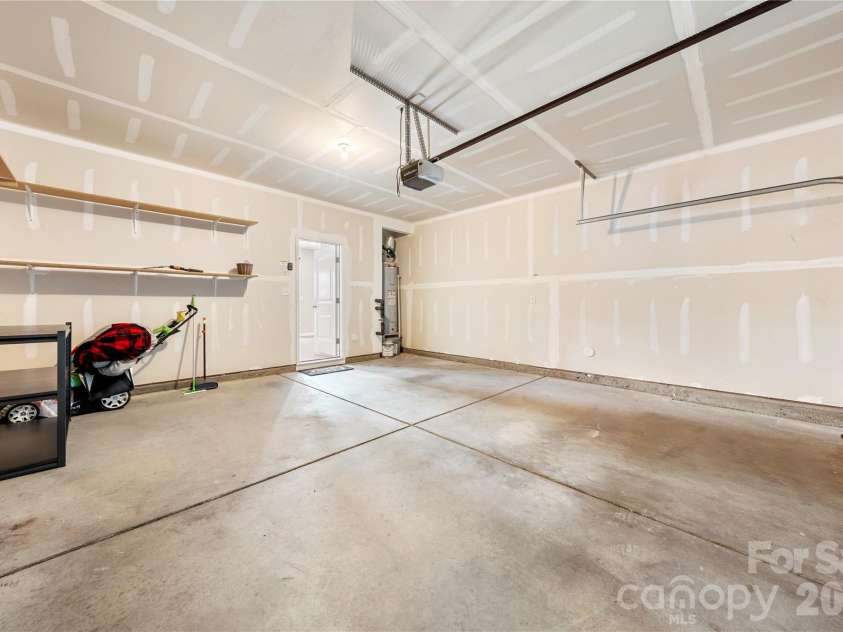 4628 Meshack Avenue, Charlotte, NC 28213.  MLS# CAR4404460, YatesRealty ID 37093. 