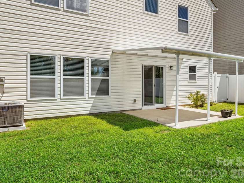 4628 Meshack Avenue, Charlotte, NC 28213.  MLS# CAR4404460, YatesRealty ID 37093. 