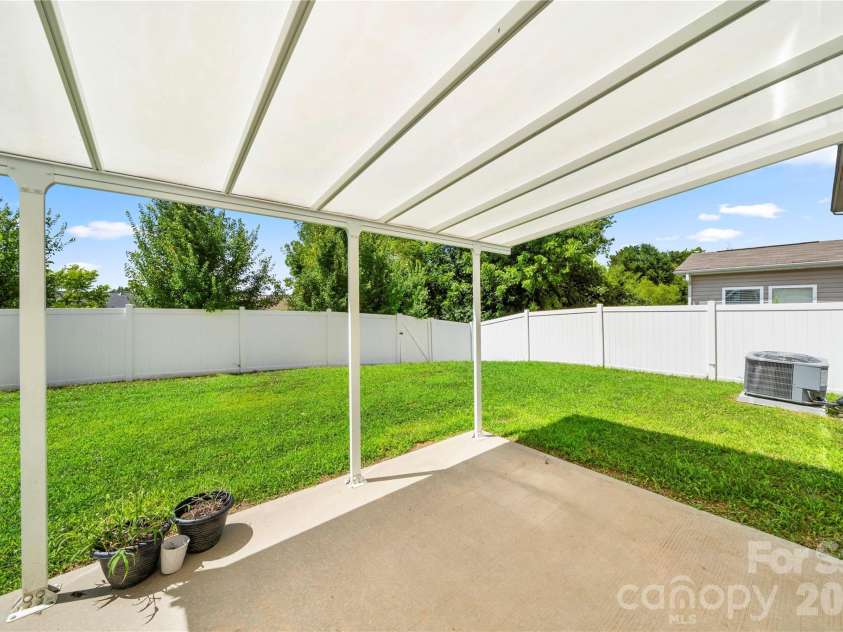 4628 Meshack Avenue, Charlotte, NC 28213.  MLS# CAR4404460, YatesRealty ID 37093. 